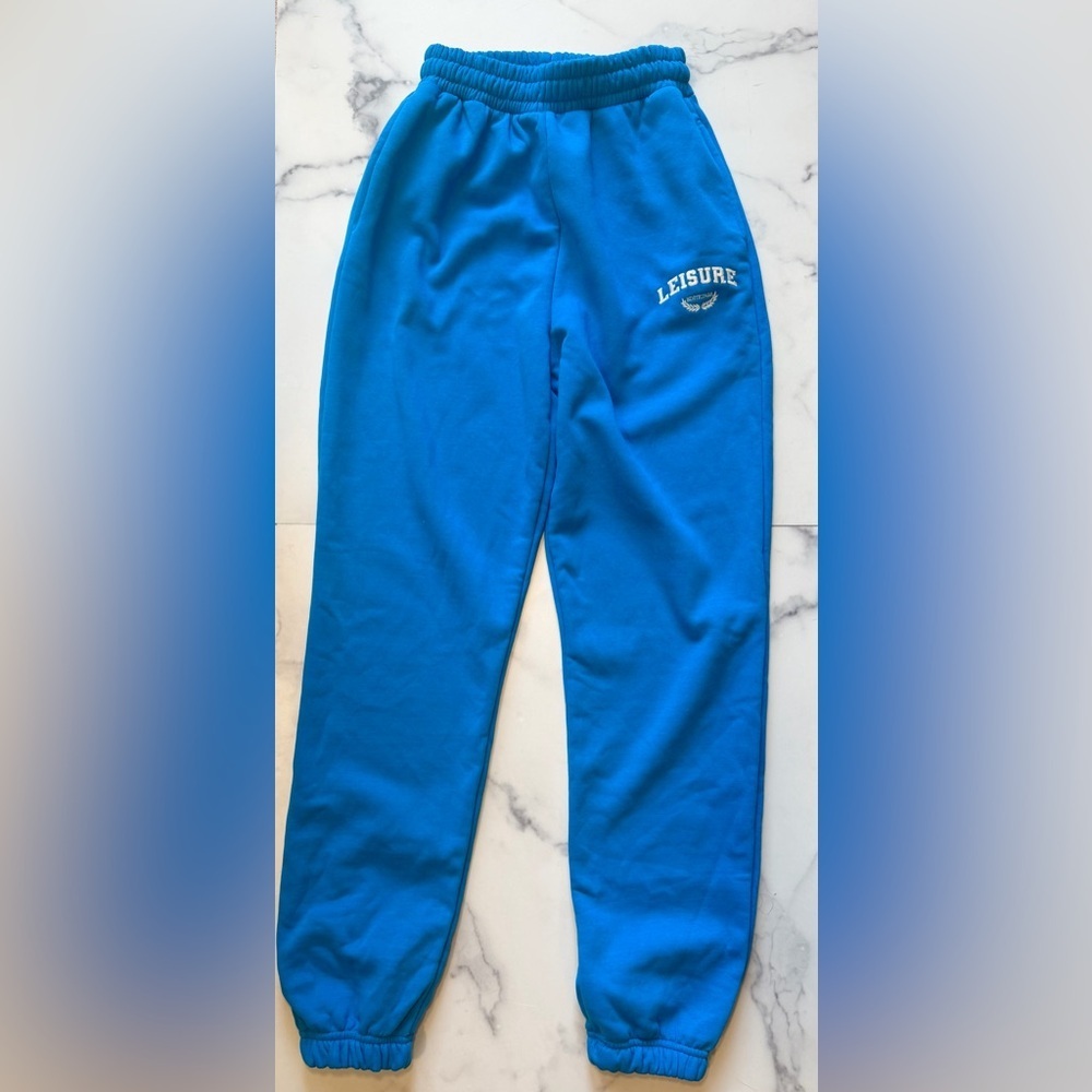 Boohoo Blue Cropped Hoodie & Sweatpants Set Athleisure Travel Set M/S NWT - Picture 3 of 9